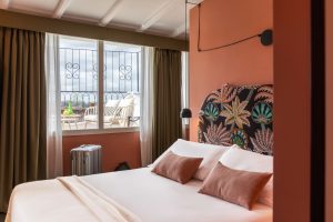 Suite Junior luminosa e raffinata, arredata con mobili di alta qualità e in moderno stile italiano – Barberini Retreat Boutique Hotel, BZAR hotels a Roma