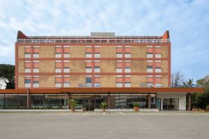 "Hotel exterior in Sarzana with main façade and parking, convenient base to explore Liguria and the Italian Riviera - Hotel Al Sant'Andrea, BZAR hotels in Liguria
